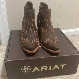 Women’s Ariat Dixon boots